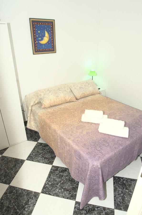 Habitacion En El Corazon Del Centro De Málaga Kültér fotó