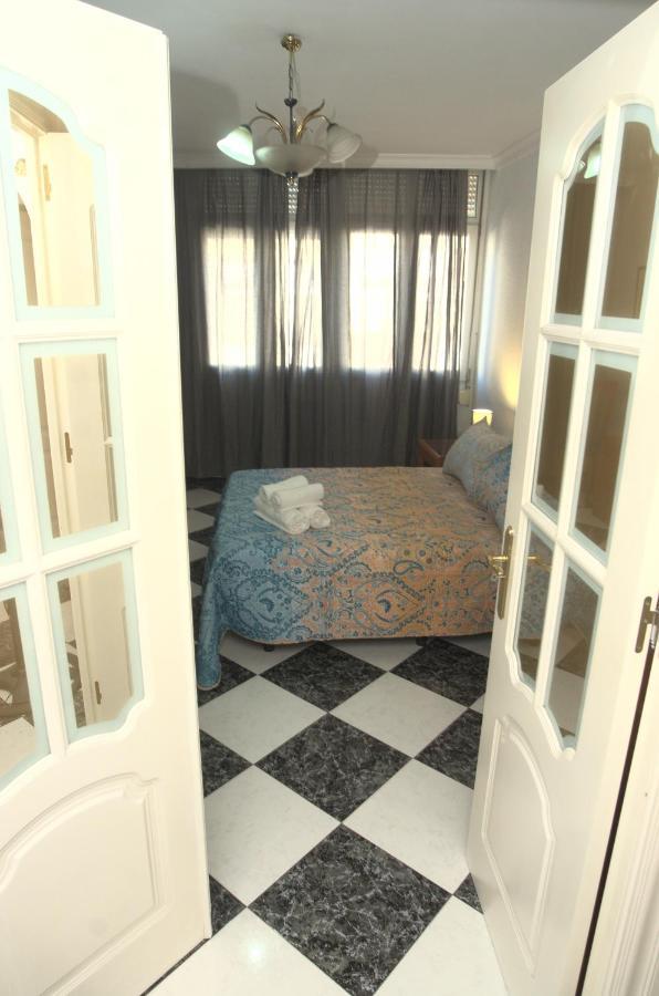 Habitacion En El Corazon Del Centro De Málaga Kültér fotó