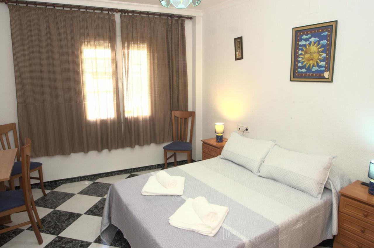 Habitacion En El Corazon Del Centro De Málaga Kültér fotó